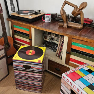 Banquito de Cartón Nómade - Cajas de vinilo